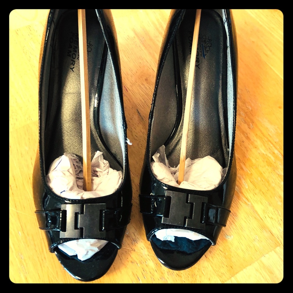 New Life Stride Velocity Peep Toe Wedge size 9